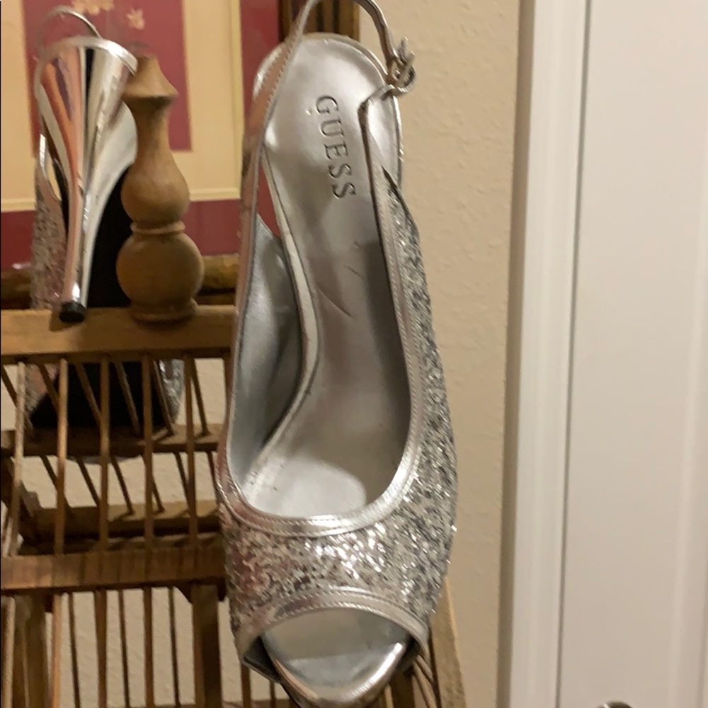 Guess open toe pump - Picture 2 of 5